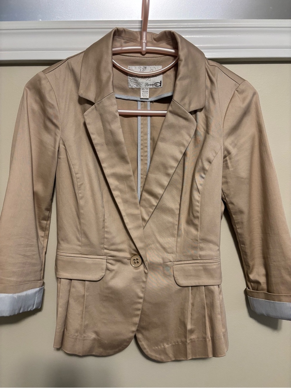 Dynamite Beige Single-Button Tailored Blazer